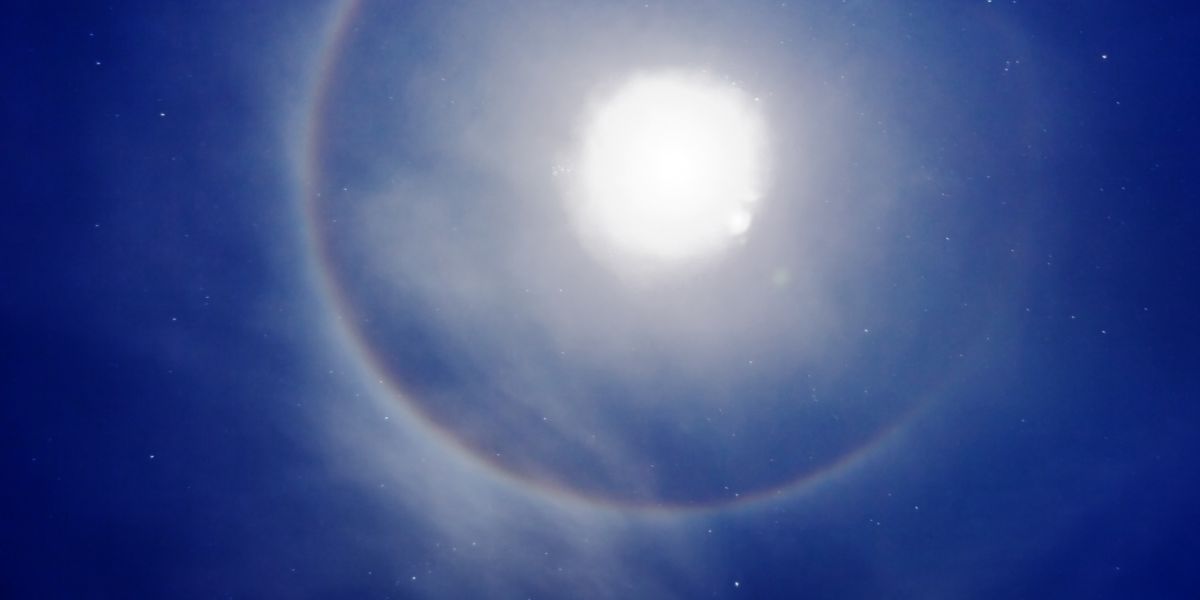 blue-ring-around-moon-spiritual-meaning-nature-facts